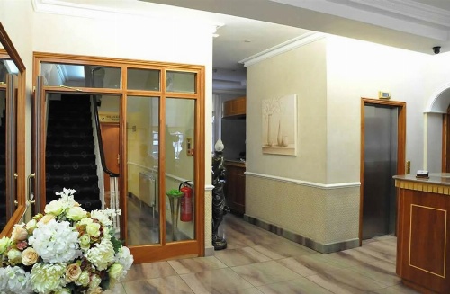 Olympic House Hotel image 6